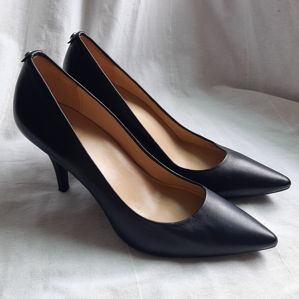 Michael Kors Alina Flex Leather Pump Heels, Black with Tan (10)